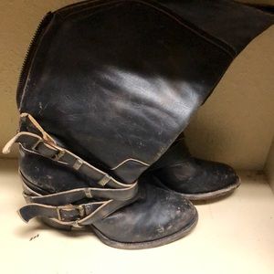 Free bird Teagan boots. Distressed look.
